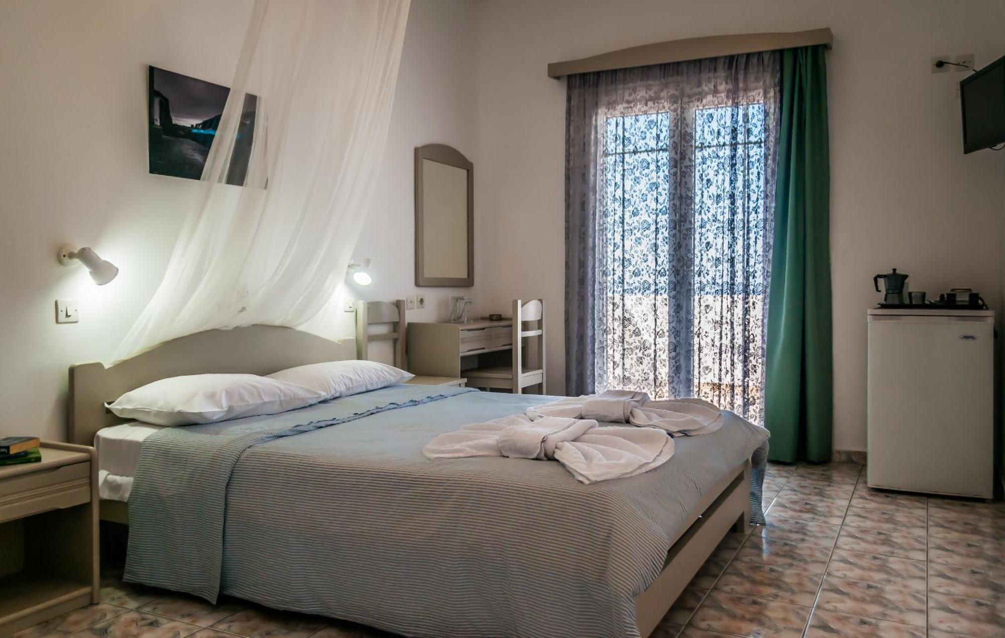 Agnanti View Hotel Pachaina Luaran gambar